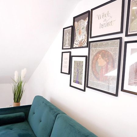Comfortable And Cozy 4-Bedroom House Near The Hospital CBG エクステリア 写真