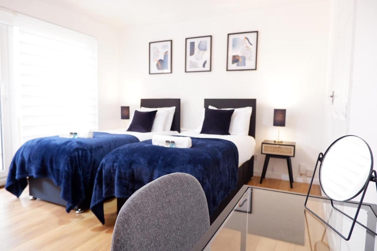 Comfortable And Cozy 4-Bedroom House Near The Hospital CBG エクステリア 写真