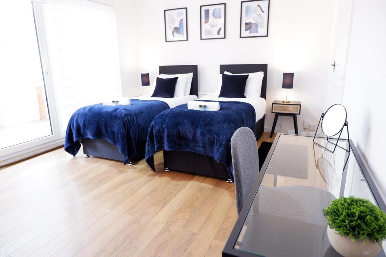 Comfortable And Cozy 4-Bedroom House Near The Hospital CBG エクステリア 写真