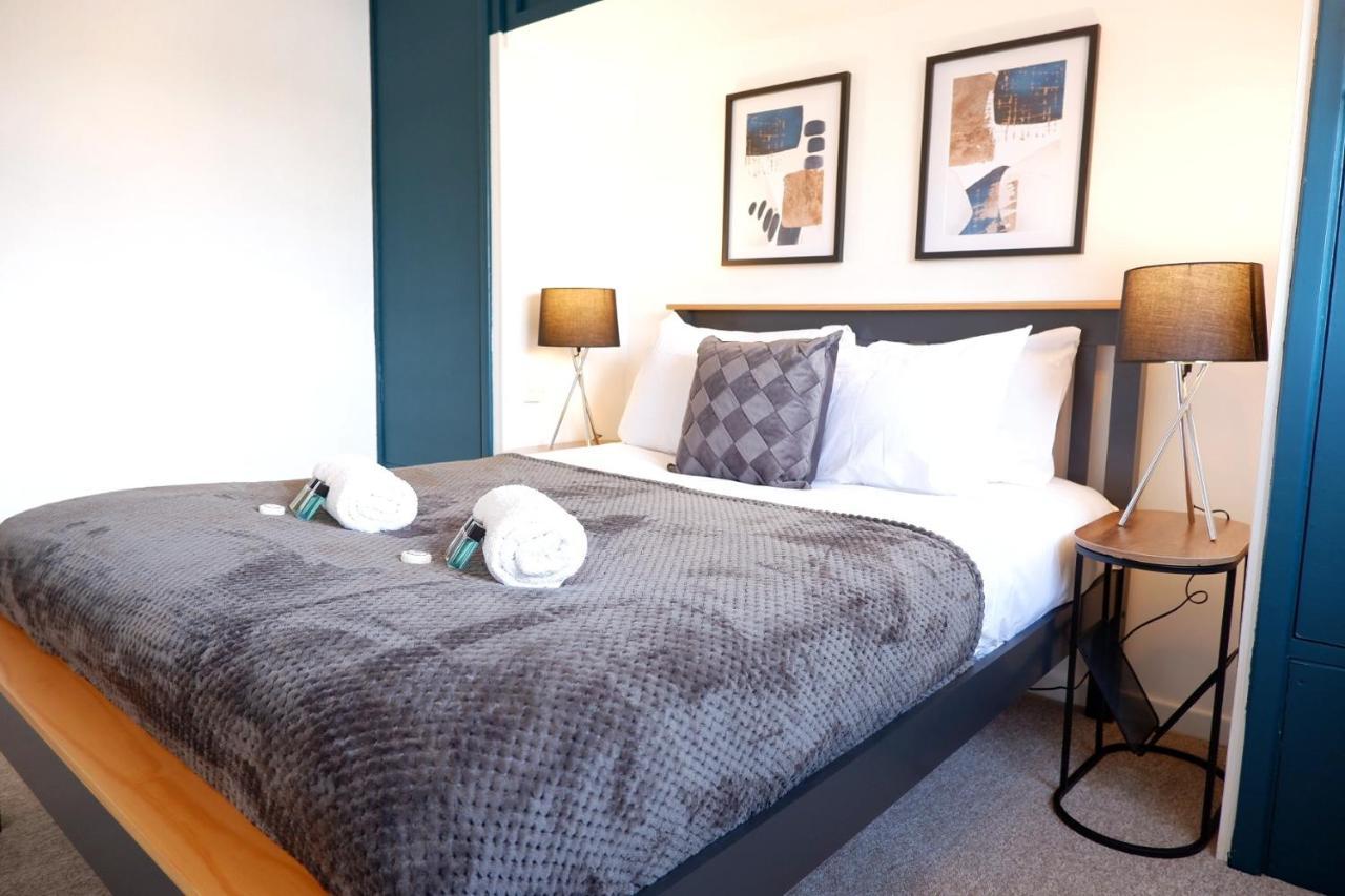 Comfortable And Cozy 4-Bedroom House Near The Hospital CBG エクステリア 写真