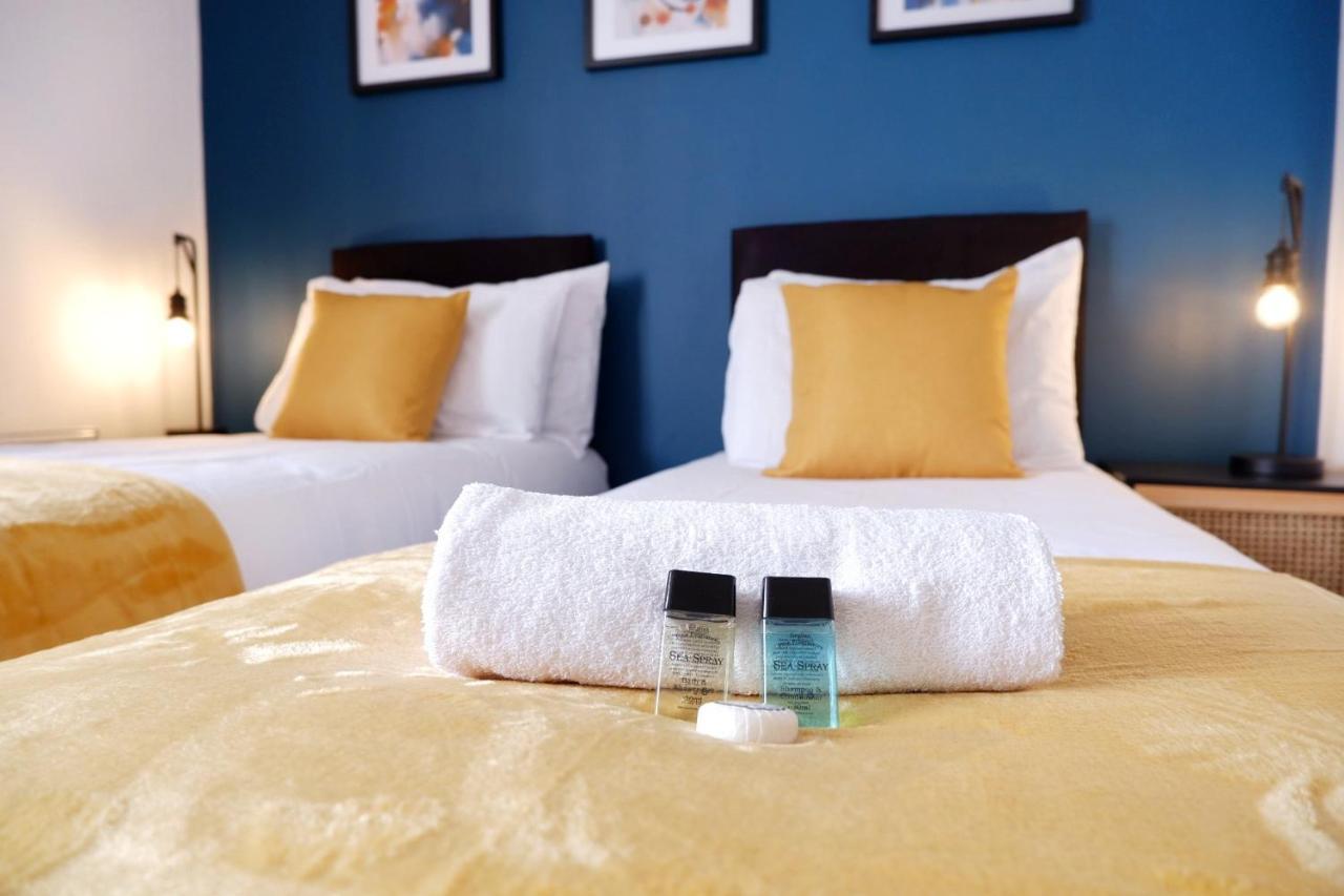 Comfortable And Cozy 4-Bedroom House Near The Hospital CBG エクステリア 写真