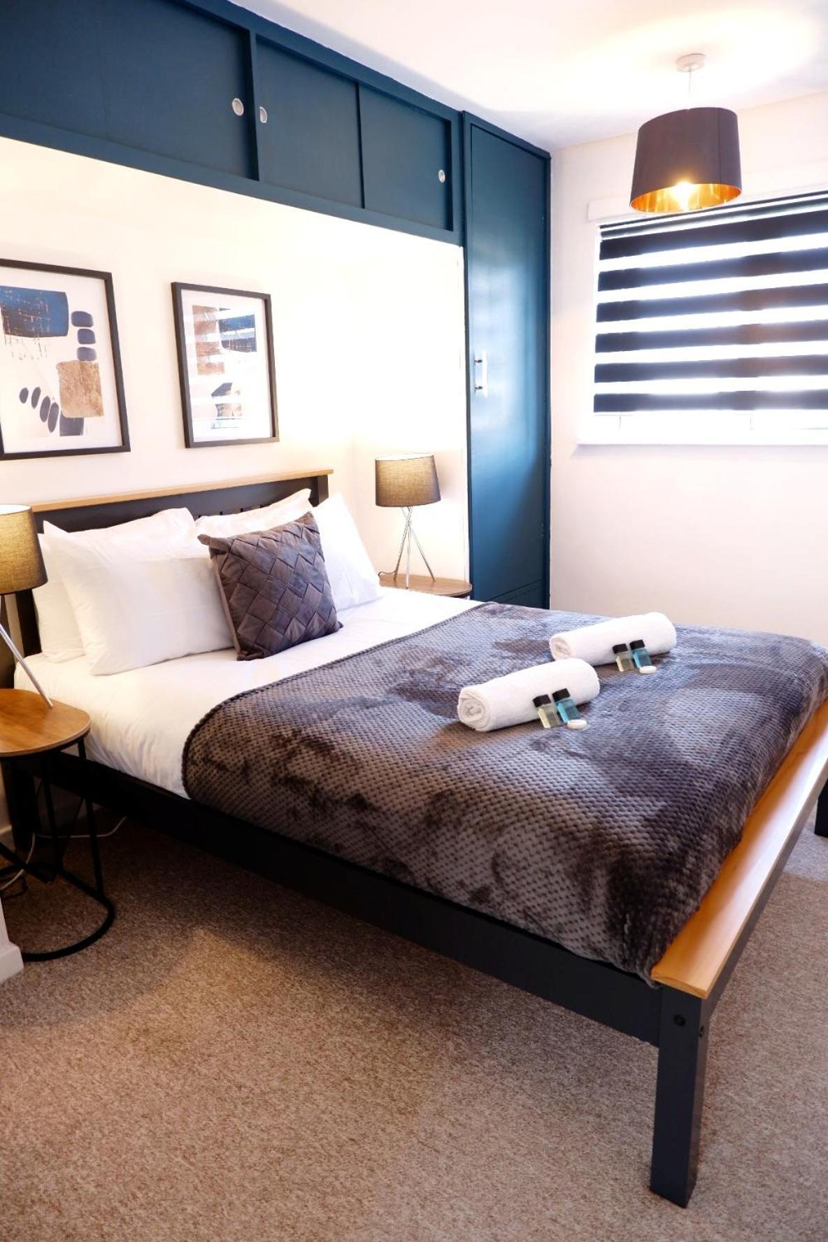 Comfortable And Cozy 4-Bedroom House Near The Hospital CBG エクステリア 写真